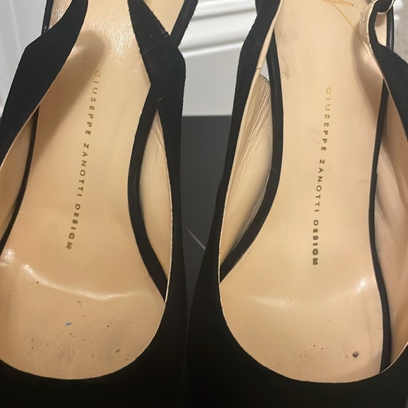 Black Heels - Picture 4 of 6